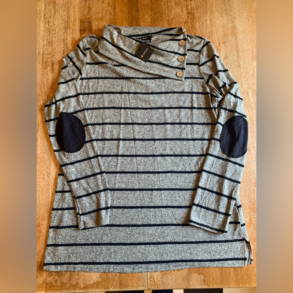 Long sleeved top with elbow patches, button accents